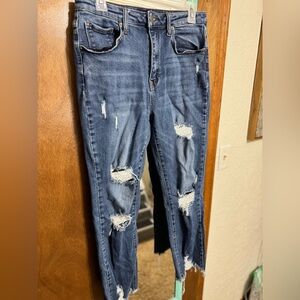 ✨RISEN SIZE 30/11 RIPPED BOYFRIEND JEANS✨